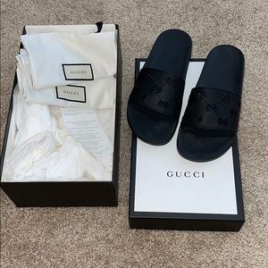 Men’s Gucci slides! Perfect condition- black